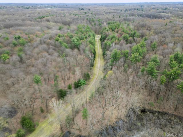 000 Knights Bridge Road, Addison Twp, MI 48367