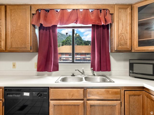 5673 S ASPEN CT, South Ogden, UT 84403