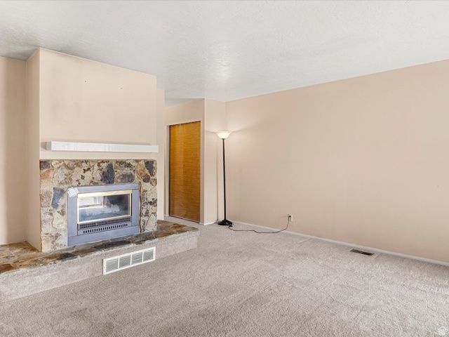 5673 S ASPEN CT, South Ogden, UT 84403