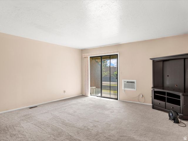 5673 S ASPEN CT, South Ogden, UT 84403