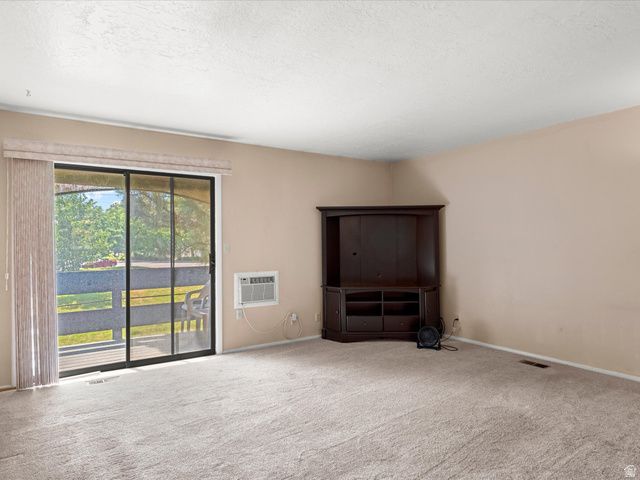 5673 S ASPEN CT, South Ogden, UT 84403