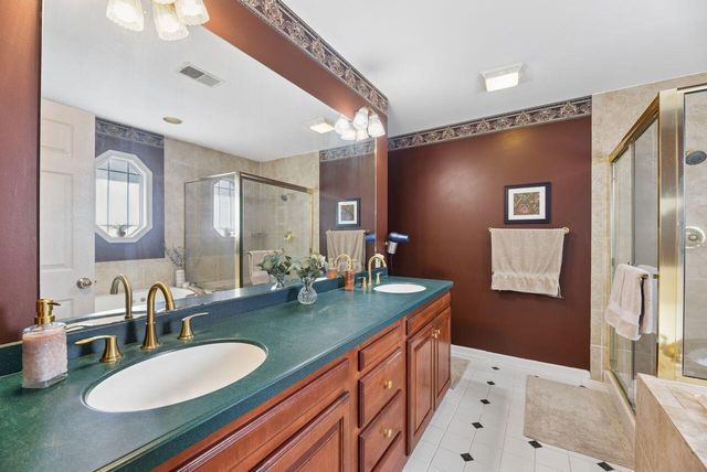 529 Windridge Drive, Chesterton, IN 46304