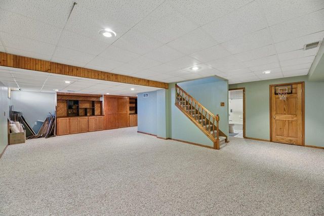 529 Windridge Drive, Chesterton, IN 46304