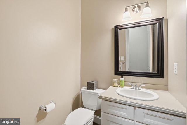 1133 SPRINGVALE RD, Great Falls, VA 22066