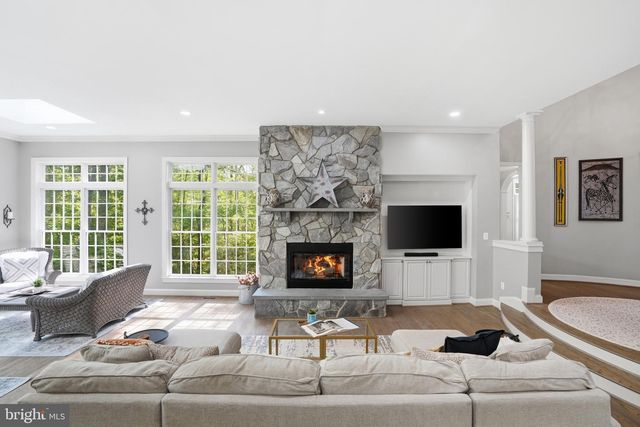 1133 SPRINGVALE RD, Great Falls, VA 22066