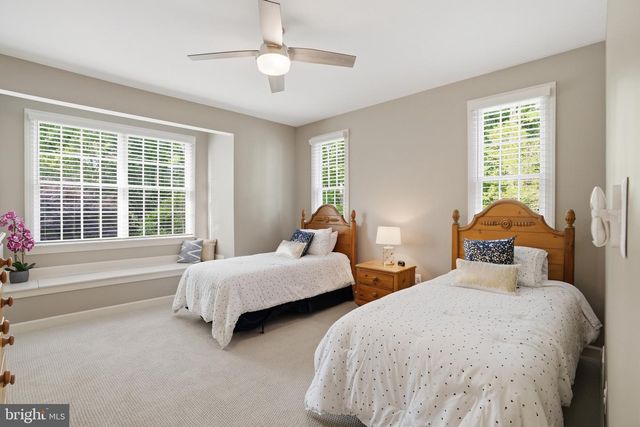 1133 SPRINGVALE RD, Great Falls, VA 22066