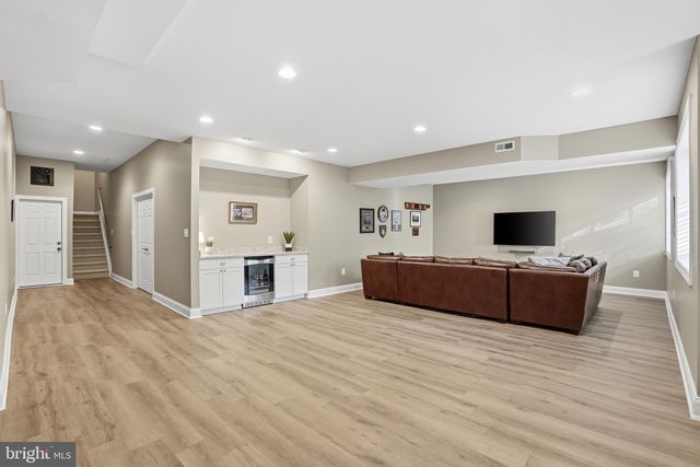 1133 SPRINGVALE RD, Great Falls, VA 22066