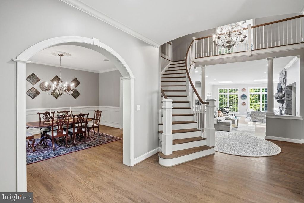 Image 11 of property listing at 1133 SPRINGVALE RD, Great Falls, VA 22066