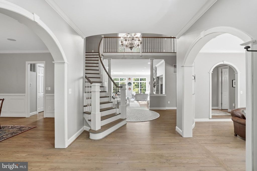 Image 2 of property listing at 1133 SPRINGVALE RD, Great Falls, VA 22066