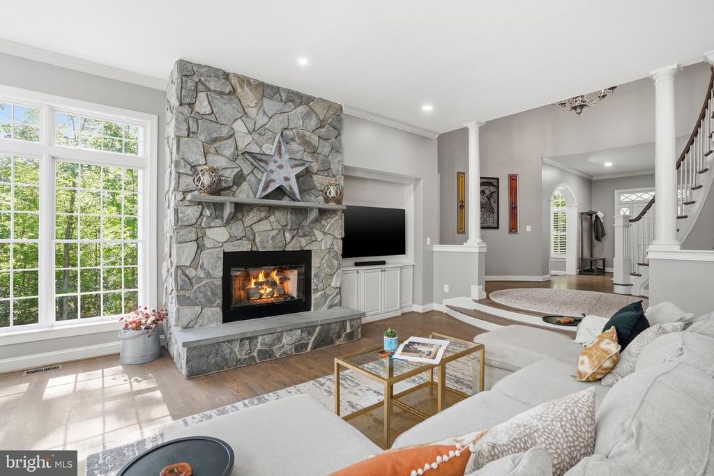 Image 23 of property listing at 1133 SPRINGVALE RD, Great Falls, VA 22066