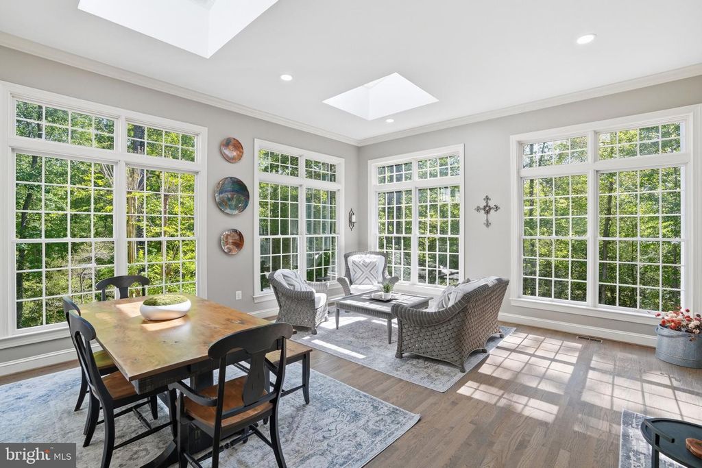 Image 27 of property listing at 1133 SPRINGVALE RD, Great Falls, VA 22066