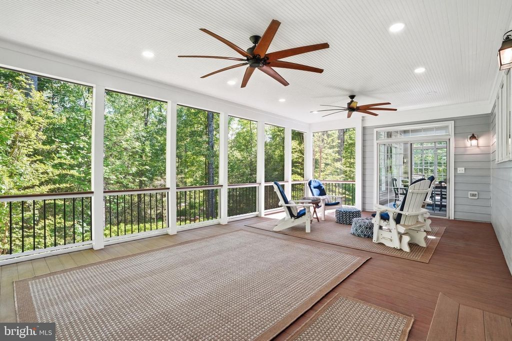 Image 31 of property listing at 1133 SPRINGVALE RD, Great Falls, VA 22066
