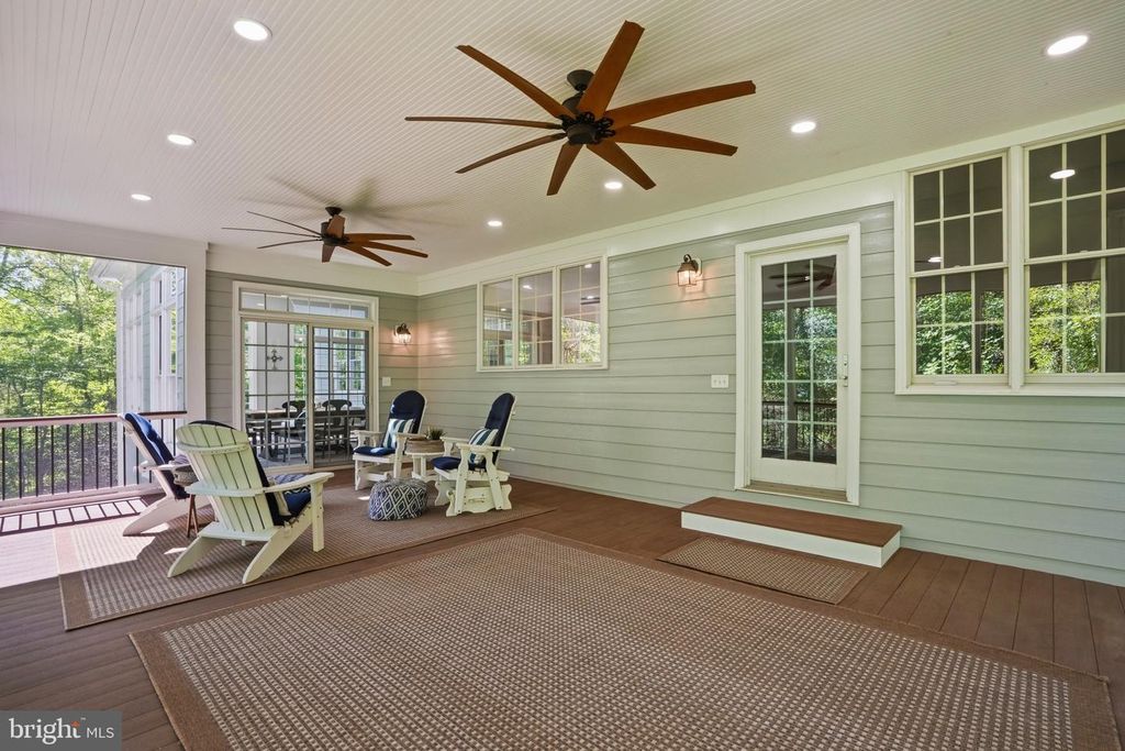Image 32 of property listing at 1133 SPRINGVALE RD, Great Falls, VA 22066