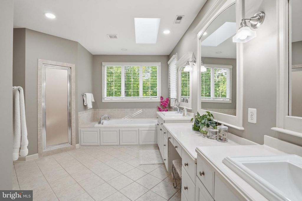 Image 45 of property listing at 1133 SPRINGVALE RD, Great Falls, VA 22066