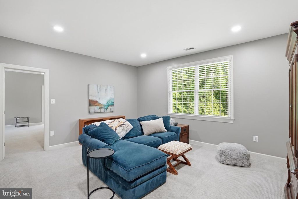Image 49 of property listing at 1133 SPRINGVALE RD, Great Falls, VA 22066