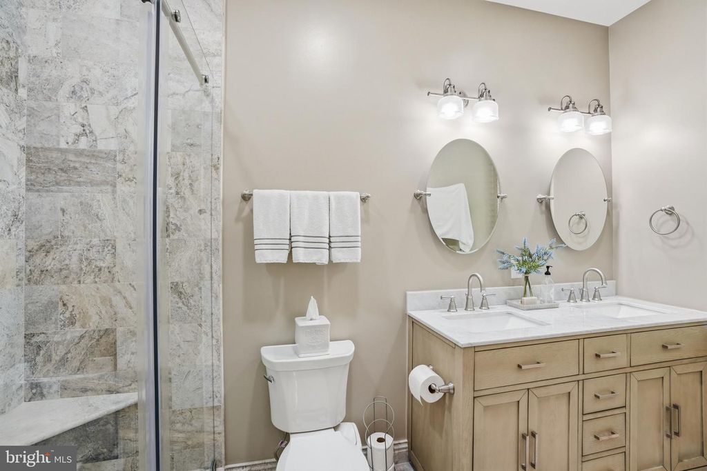 Image 55 of property listing at 1133 SPRINGVALE RD, Great Falls, VA 22066