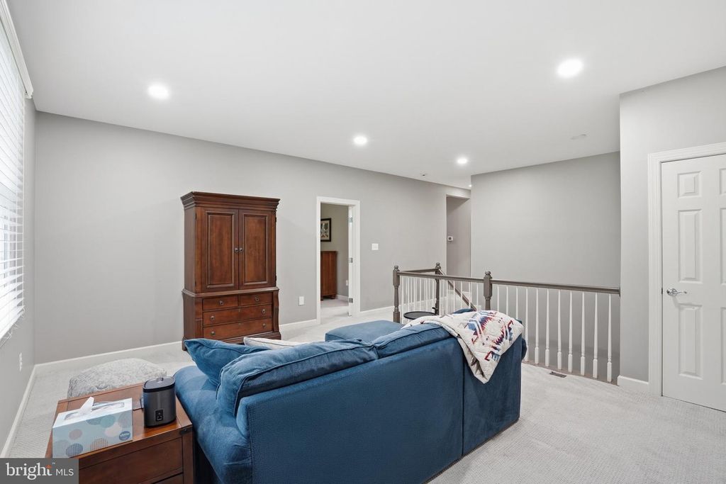 Image 58 of property listing at 1133 SPRINGVALE RD, Great Falls, VA 22066
