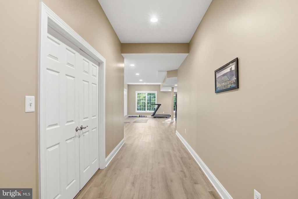 Image 63 of property listing at 1133 SPRINGVALE RD, Great Falls, VA 22066
