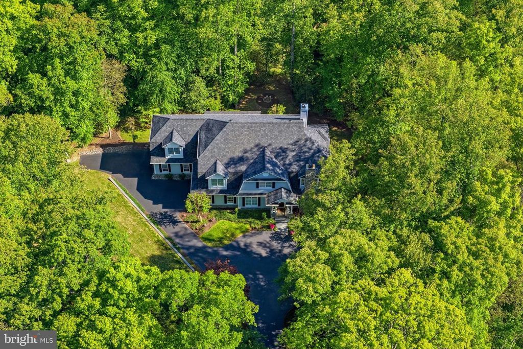 Image 75 of property listing at 1133 SPRINGVALE RD, Great Falls, VA 22066