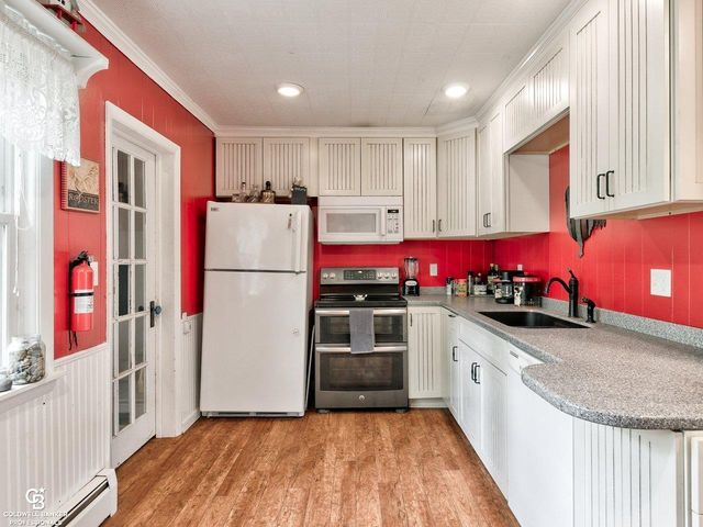 3288 Lakeshore Road, Lexington, MI 48450