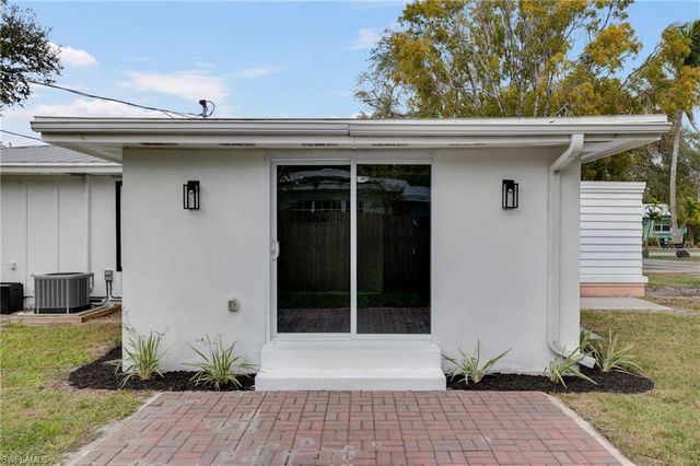 1542 Coconut DR, Fort Myers, FL 33901