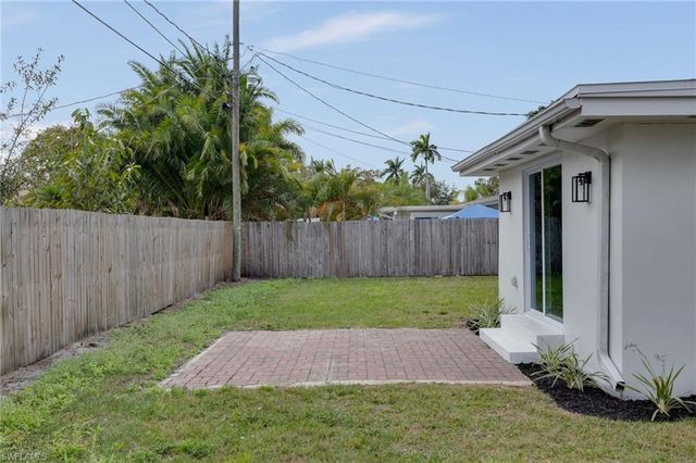 1542 Coconut DR, Fort Myers, FL 33901