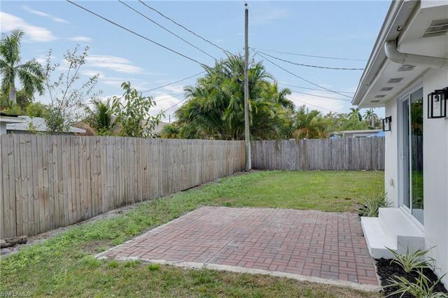 1542 Coconut DR, Fort Myers, FL 33901