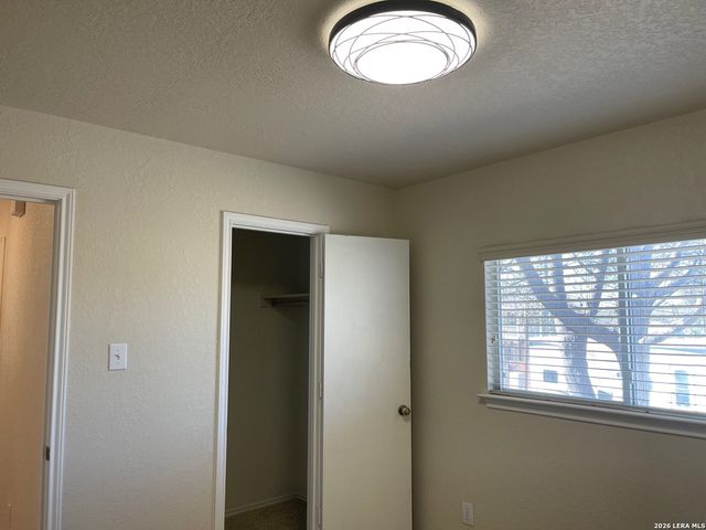 16751 Basin Oak, San Antonio, TX 78247