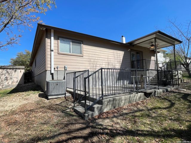 16751 Basin Oak, San Antonio, TX 78247