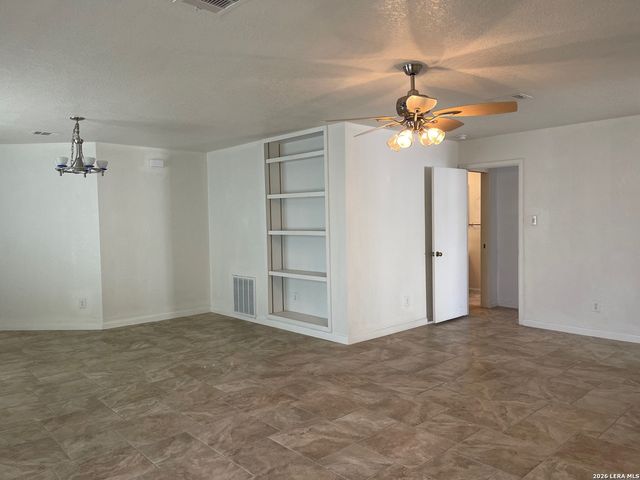 16751 Basin Oak, San Antonio, TX 78247