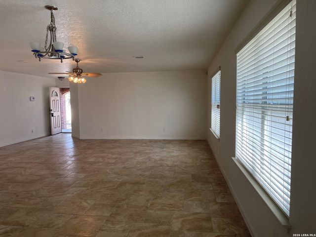 16751 Basin Oak, San Antonio, TX 78247