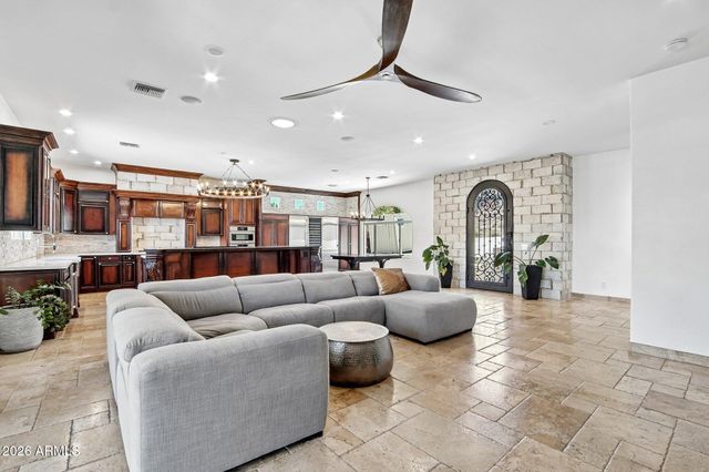 6132 W ALAMEDA Road, Glendale, AZ 85310