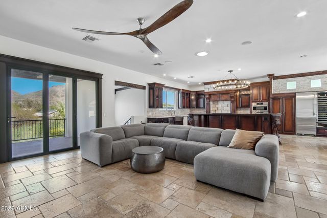 6132 W ALAMEDA Road, Glendale, AZ 85310