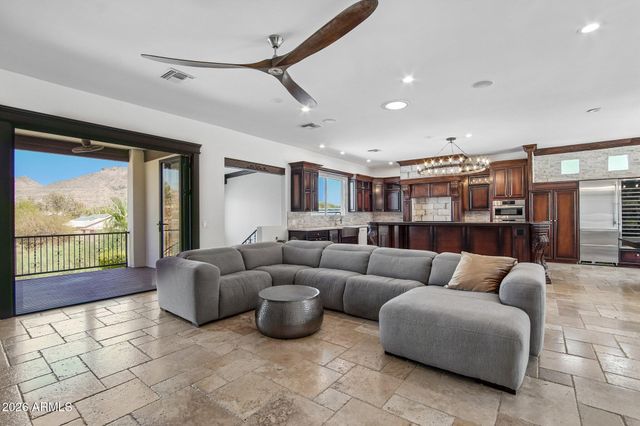 6132 W ALAMEDA Road, Glendale, AZ 85310