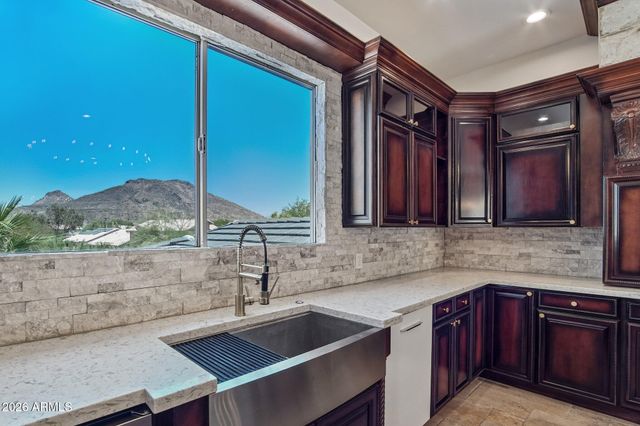 6132 W ALAMEDA Road, Glendale, AZ 85310