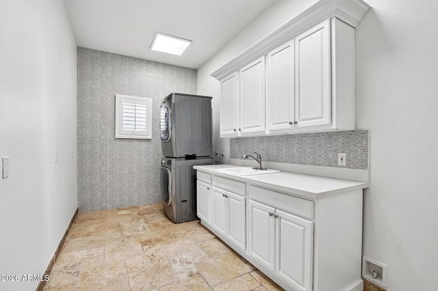 6132 W ALAMEDA Road, Glendale, AZ 85310