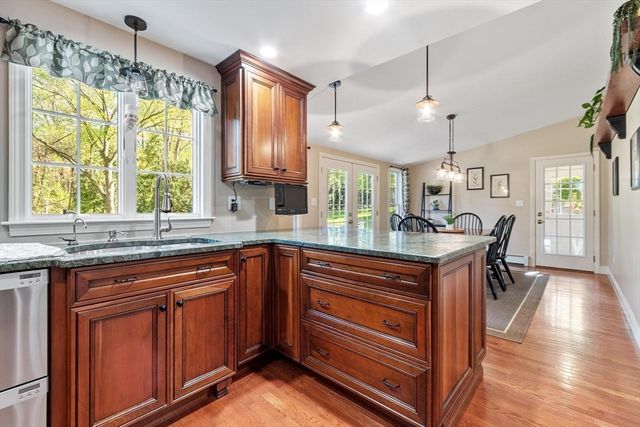 19 Dalton Road, Chelmsford, MA 01824