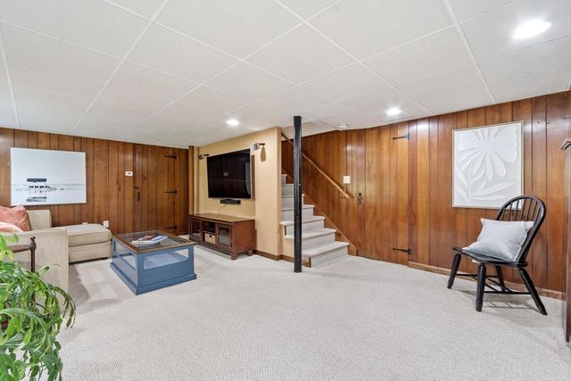 19 Dalton Road, Chelmsford, MA 01824