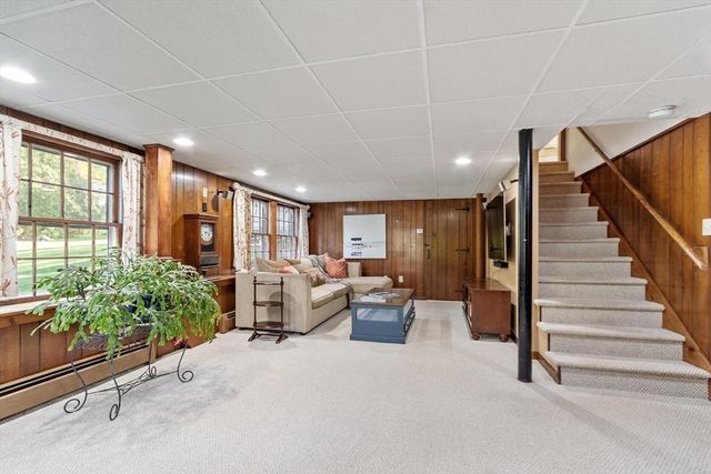 19 Dalton Road, Chelmsford, MA 01824