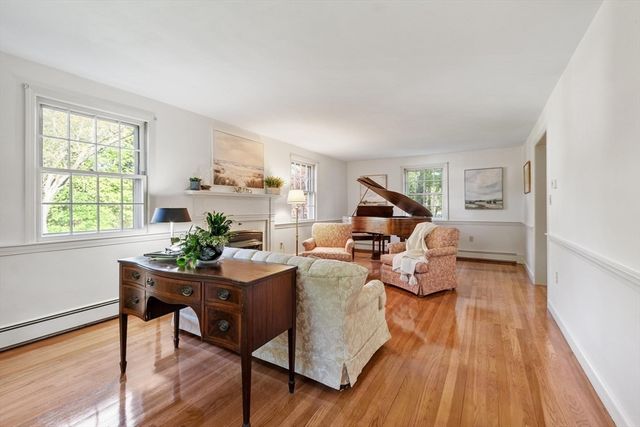 19 Dalton Road, Chelmsford, MA 01824