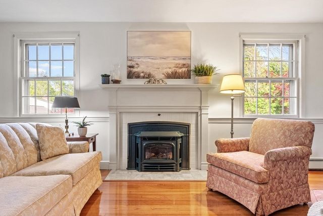 19 Dalton Road, Chelmsford, MA 01824
