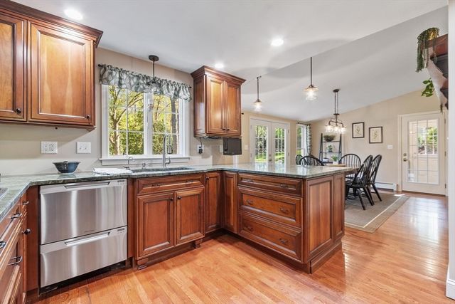 19 Dalton Road, Chelmsford, MA 01824