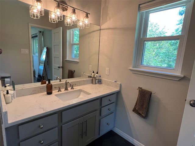 1200 Somerset Ave, Austin, TX 78753