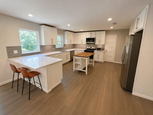 1200 Somerset Ave, Austin, TX 78753