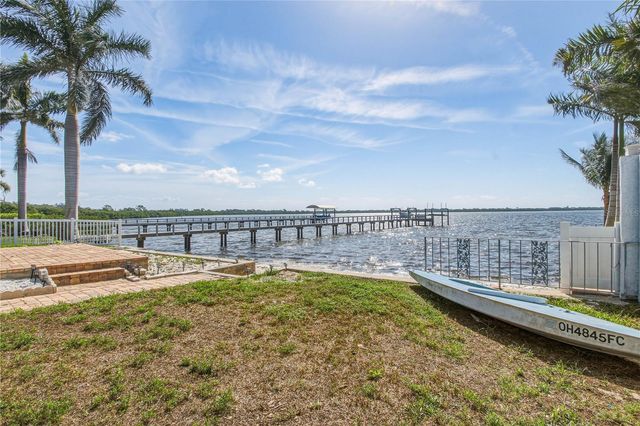 950 WEEDON DRIVE NE, St Petersburg, FL 33702