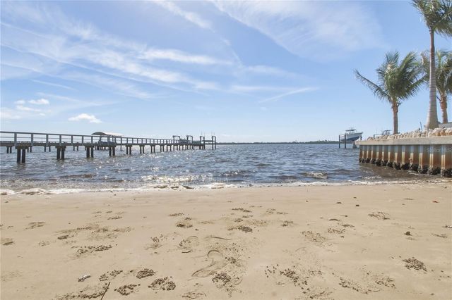 950 WEEDON DRIVE NE, St Petersburg, FL 33702