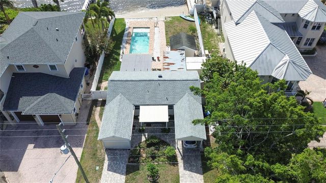 950 WEEDON DRIVE NE, St Petersburg, FL 33702