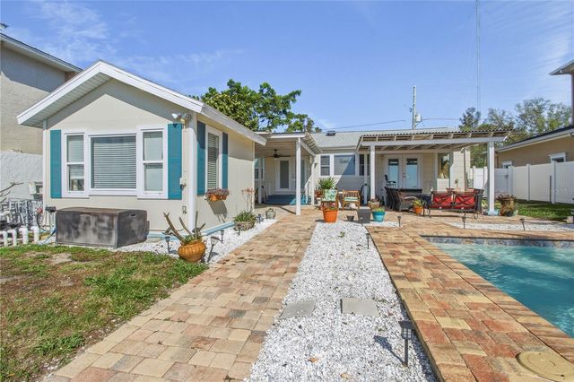 950 WEEDON DRIVE NE, St Petersburg, FL 33702