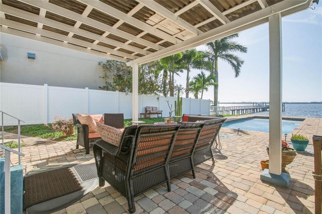 950 WEEDON DRIVE NE, St Petersburg, FL 33702