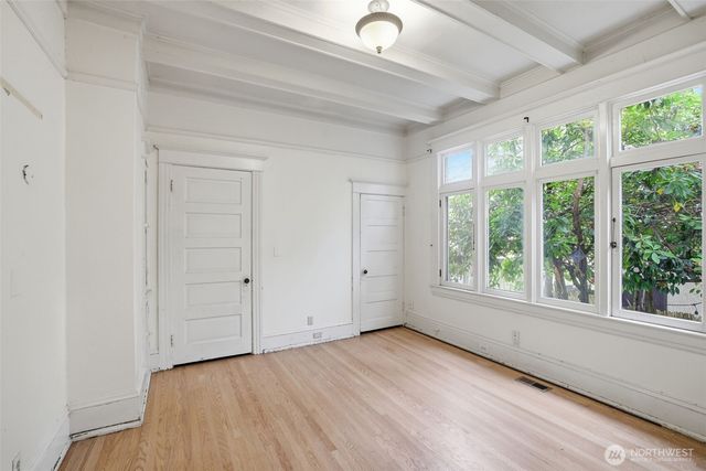 6238 Woodlawn Avenue N, Seattle, WA 98103